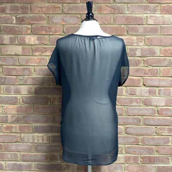 Bebe Black Peacock Feather Short Sleeve Top - Picture 4 of 7